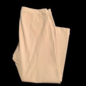 Brand new never worn Women’s Old Navy Pixie Cut Dress Pants-Size 18